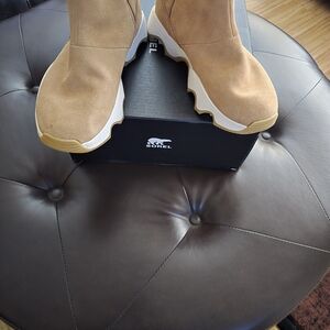 Brand New- Sorel Women Light Brown Boots
